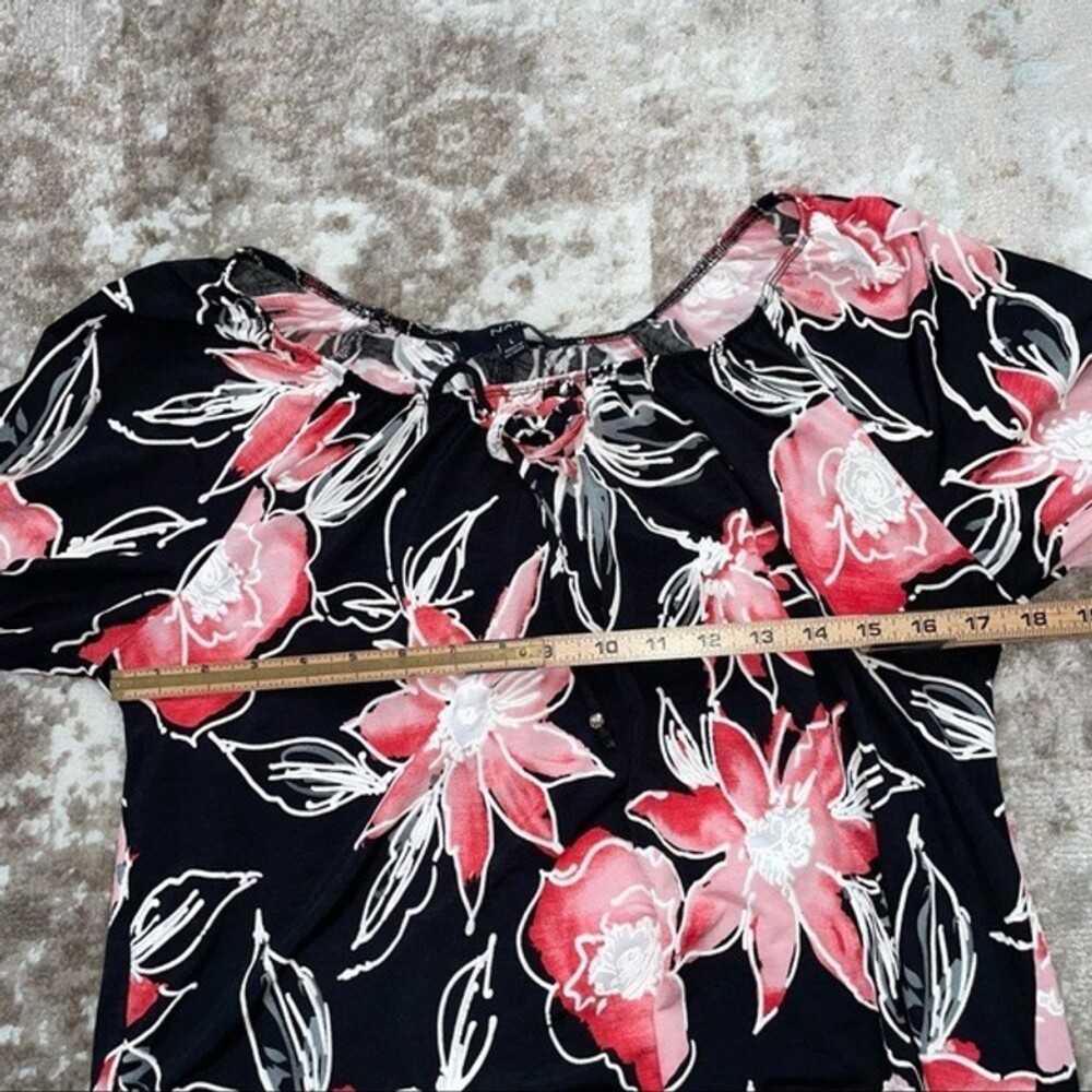 - NAIF brand off shoulder floral print black and pink flowy blouse SZ L - Picture 11 of 12